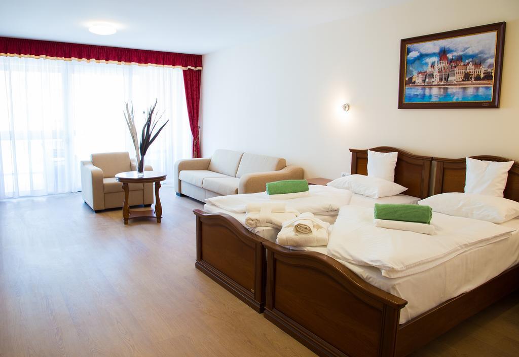 Luxury Hotel Siófok Quarto foto