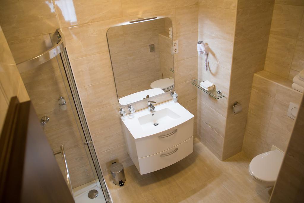 Luxury Hotel Siófok Quarto foto